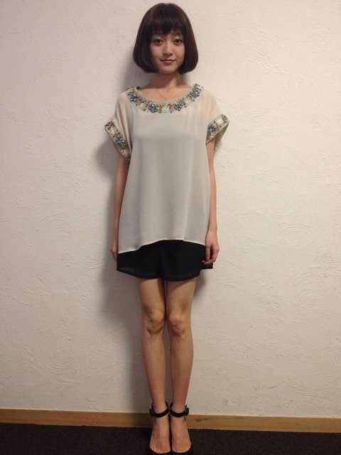 骨格が華奢だと分かる画像が見たいpart7