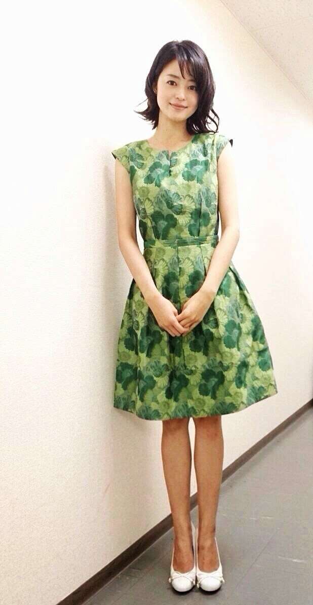 骨格が華奢だと分かる画像が見たいpart7