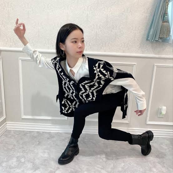 骨格が華奢だと分かる画像が見たいpart7