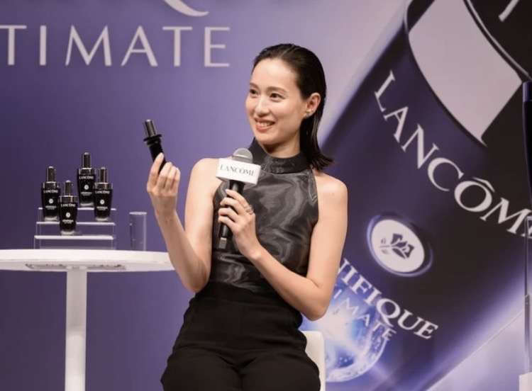 骨格が華奢だと分かる画像が見たいpart7