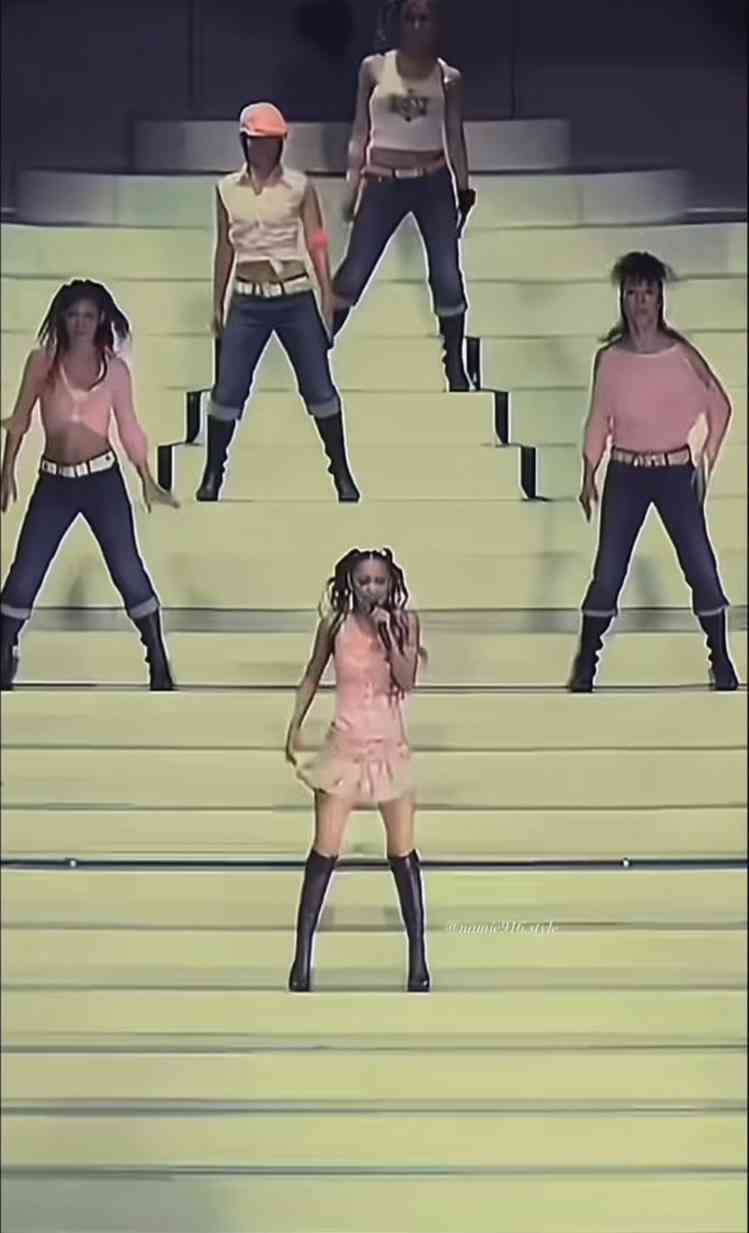 骨格が華奢だと分かる画像が見たいpart7