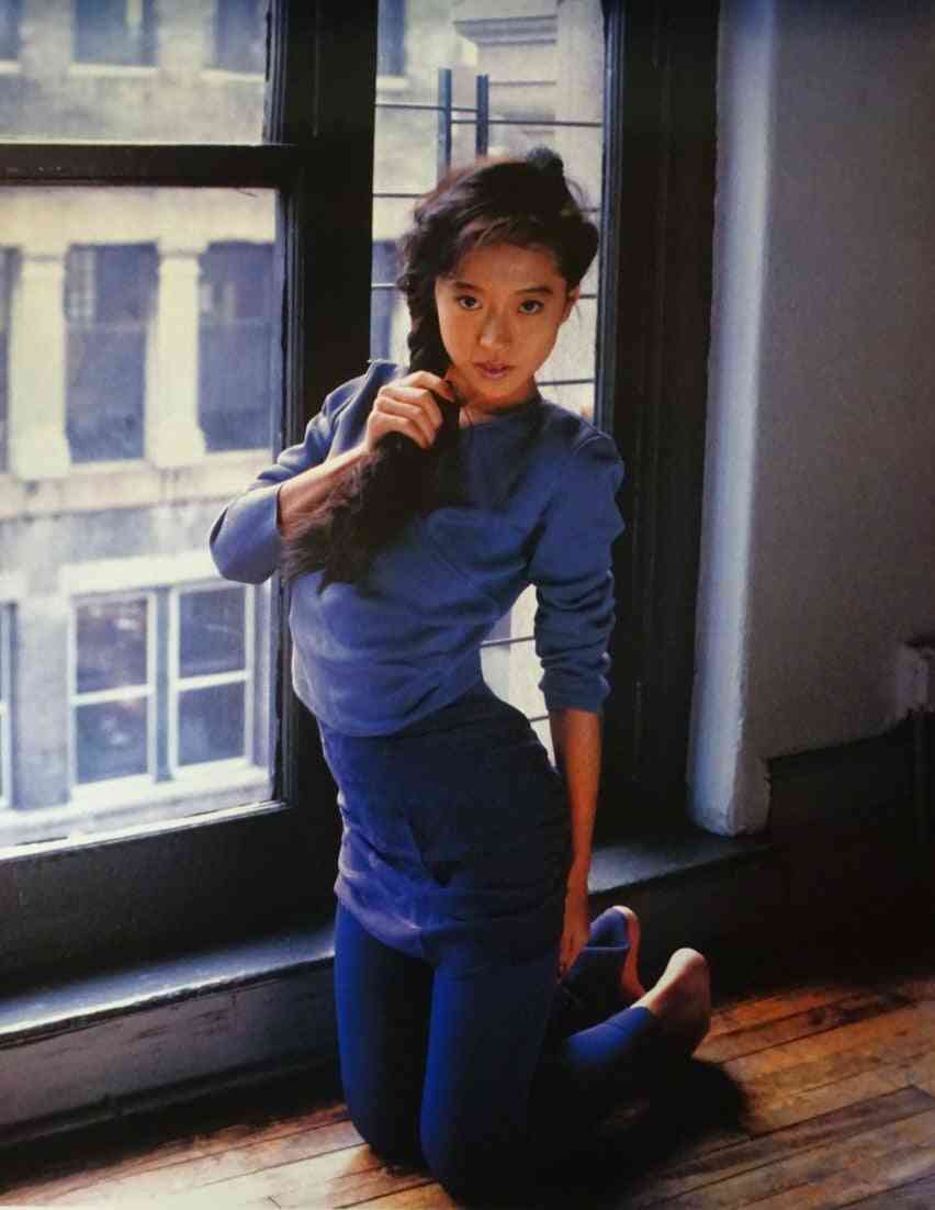 骨格が華奢だと分かる画像が見たいpart7