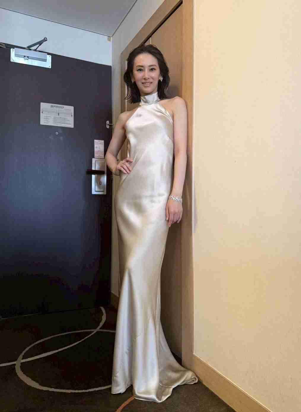 骨格が華奢だと分かる画像が見たいpart7