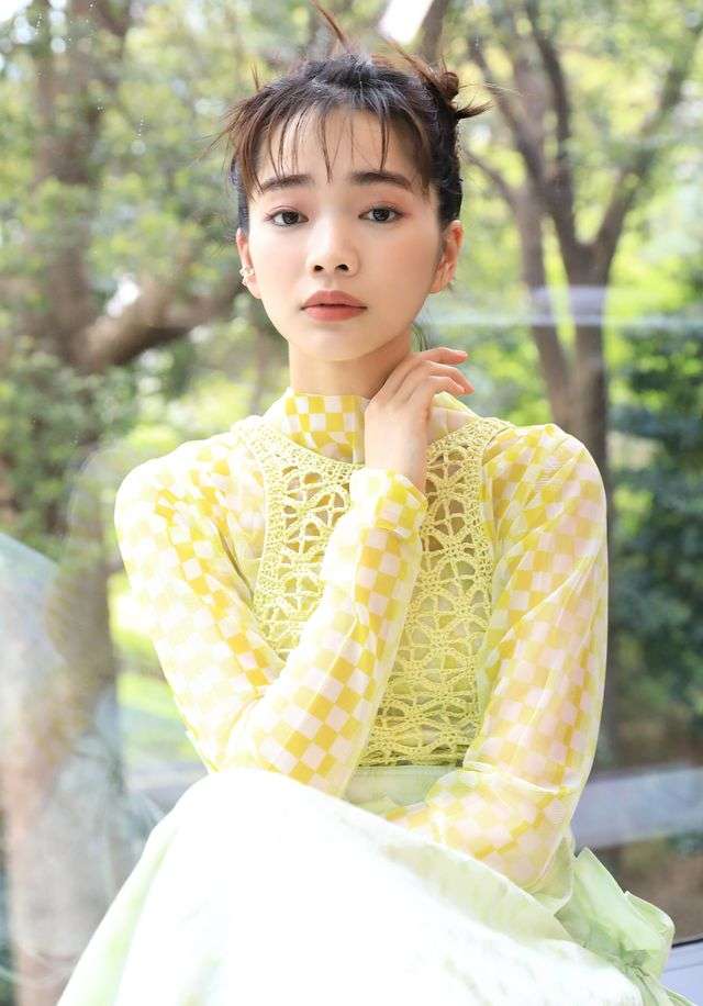 骨格が華奢だと分かる画像が見たいpart7