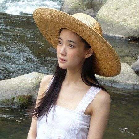 骨格が華奢だと分かる画像が見たいpart7