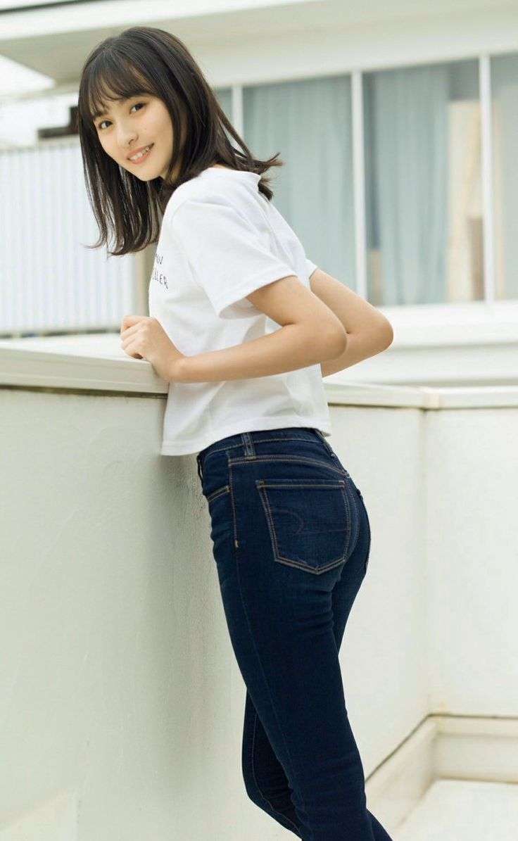 骨格が華奢だと分かる画像が見たいpart7