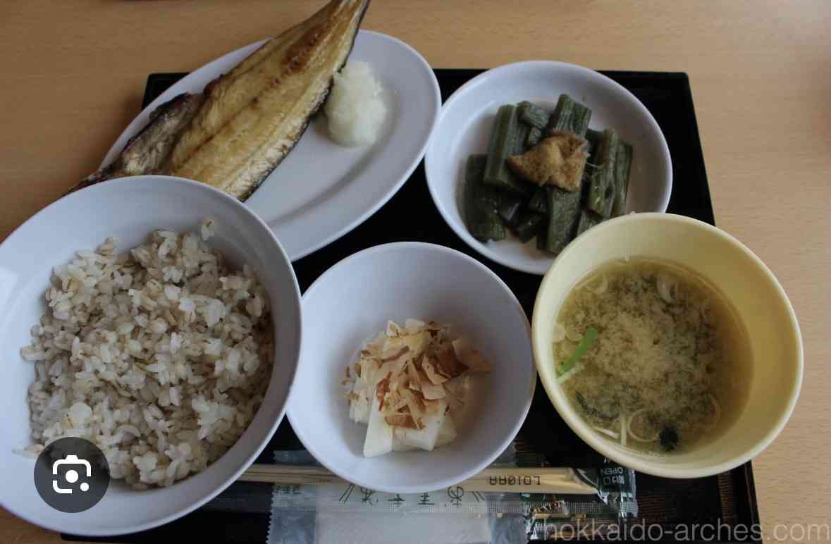 公立小学校で給食無償化開始も親は悲鳴「お金払うから…」1食300円の限界、質素すぎる実態にNO