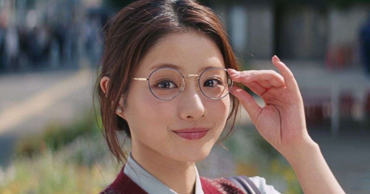 石原さとみ　トータル「200万円以上」の高額コーデ披露…産後とは思えぬ“腹チラ”に「色気全開」絶賛の声