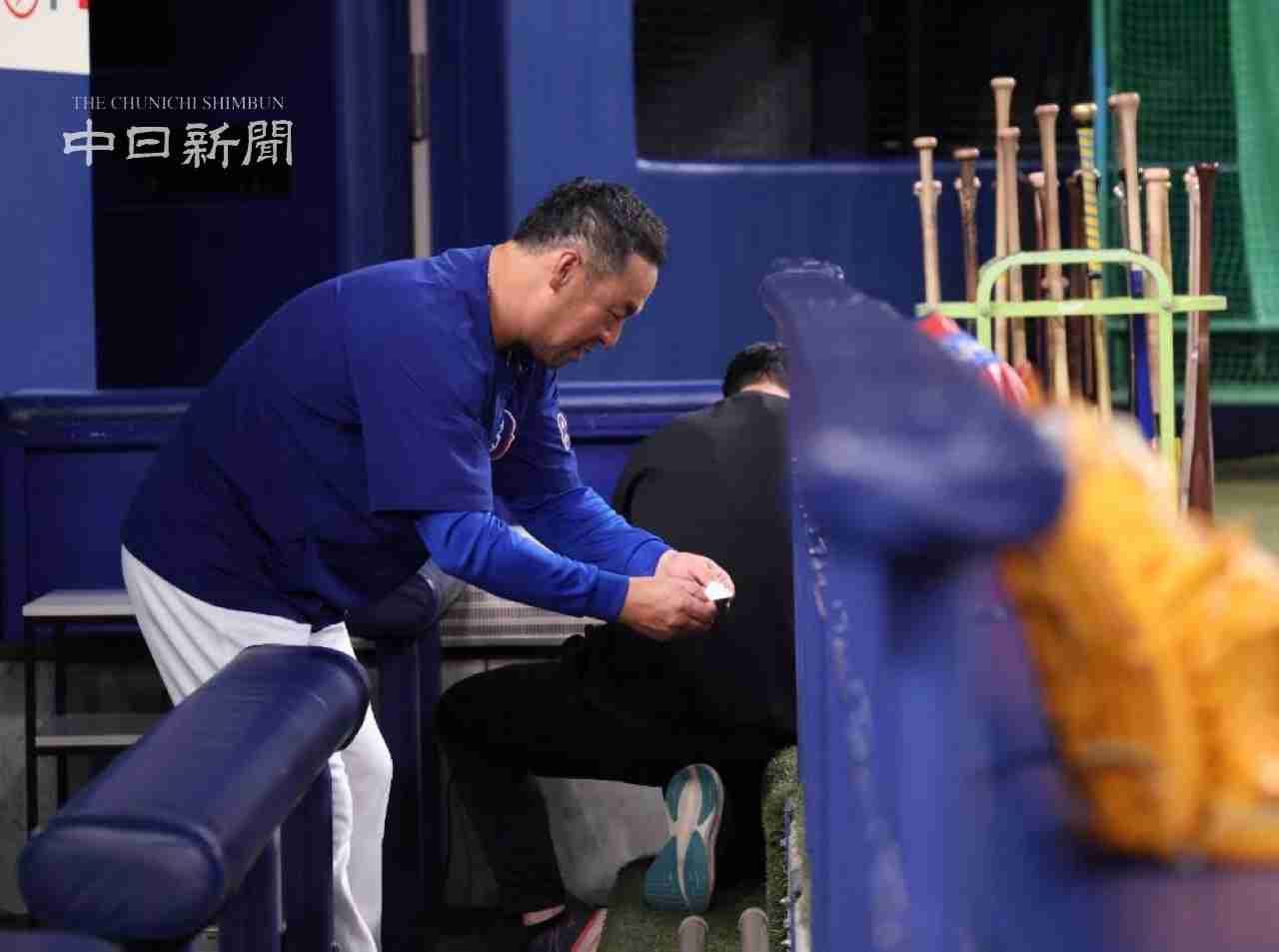 なぜ中日ドラゴンズはこうも弱いのでしょうか???
