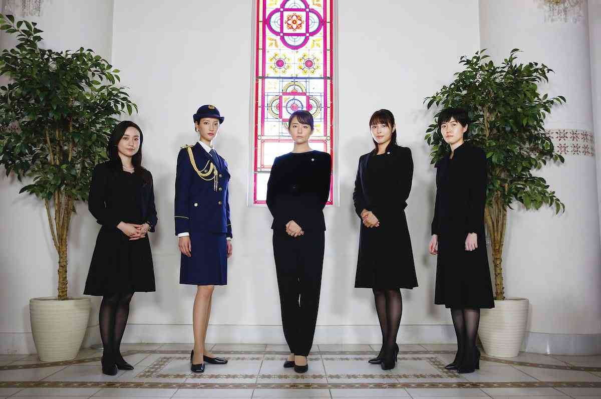 顔小っさ!何頭身!? 芸能界最強モデル姉妹揃った 2Sイベントが凄い 175cm長身の小顔に驚き