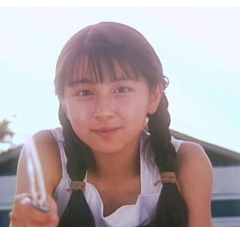 「美しすぎる」奥菜恵（46）、ファーで覆っただけ…肌見せショットに反響「ハーフのモデルさんかと思ったら」