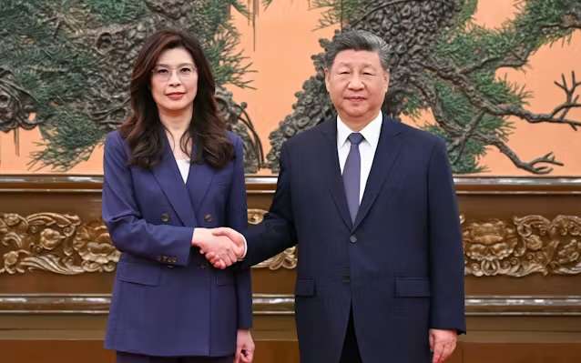 台湾総統、中国の圧力で外遊中止　通過国が飛行許可を取り消し