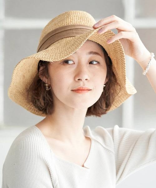 日差しを遮る帽子、何色被ってますか？