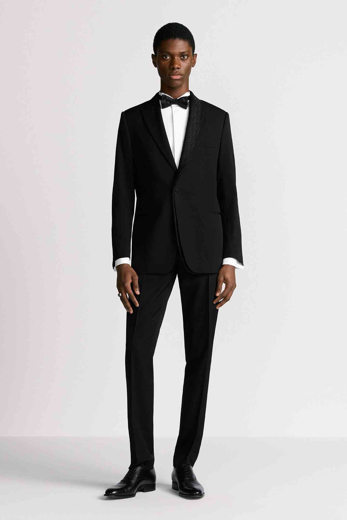 永瀬廉　結婚式にメンバーカラー“黒ネクタイ”で参加、「誰か教えてくれなかったのかな？」一部ファンからはマナー指摘も