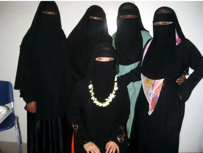 【課題】国内のイスラム教徒急増で大混雑 “モスク不足”訴えの一方で相次ぐ建設反対