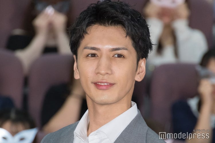 WEST・中間淳太　台湾ファンミでの“1万円ツーショット”が物議、トップアイドル事務所が踏み込む“接触ビジネス化”に一部ファンが違和感