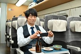 小原ブラス、新幹線ではお酒禁止にしてほしいと訴え　酔っぱらいが「隣にいるだけでしんどい」