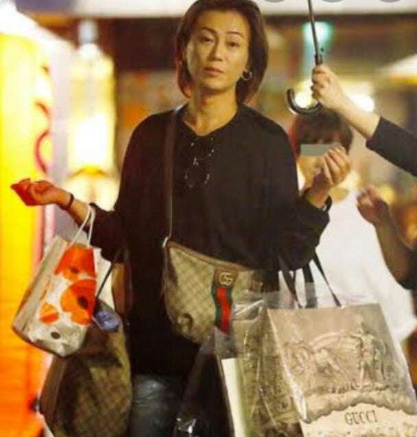 皆さんのパートナーは荷物を自分で持ちますか？