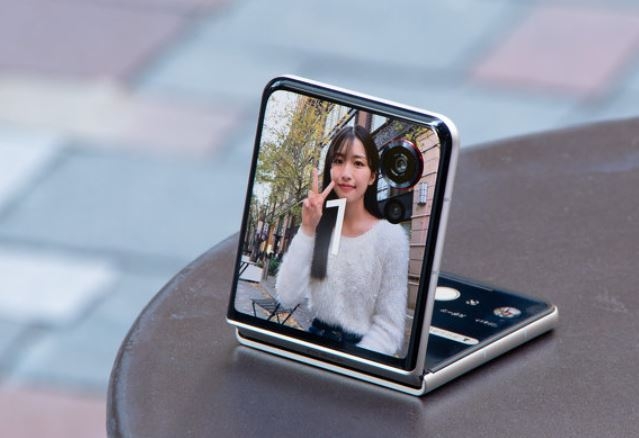 「日本では人気ゼロ」なのに、中国では「富の象徴」に…Appleも今年参入と噂の「折りたたみスマホ」なぜ人気？