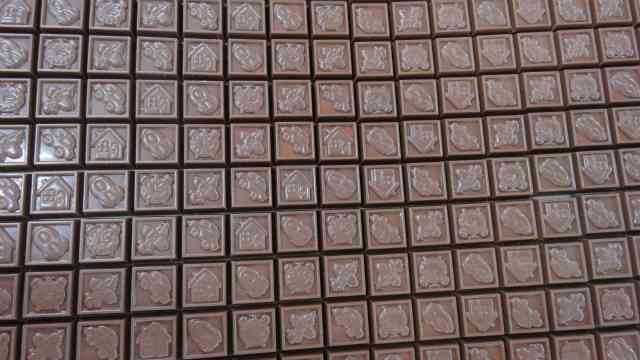 チロルチョコ好きな人！