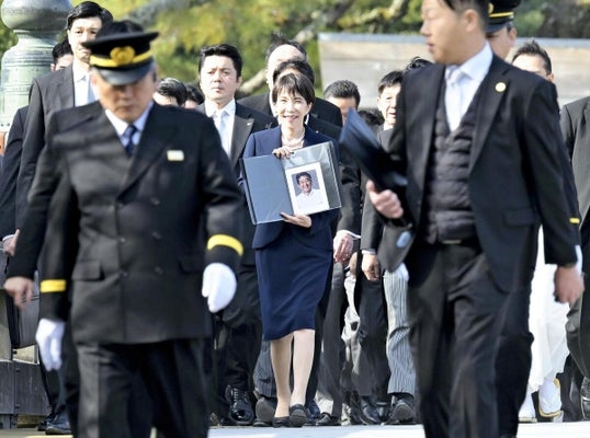 〈旧立憲民主の害獣を沢山駆除する事ができました〉高市早苗「最側近秘書」が陣営スタッフに送った衝撃メッセージ　週刊文春が入手