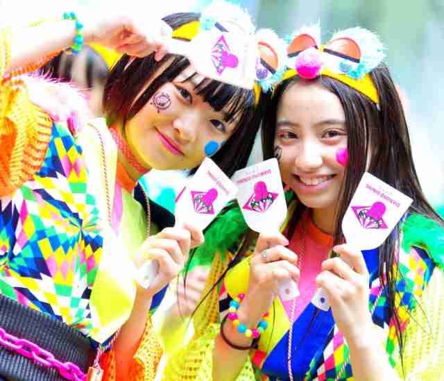 「まだ見たことのなかった私 」新しい学校のリーダーズ・KANON、セーラー服脱ぎ捨て大人モード全開ファッションに飛び交う“別人説”