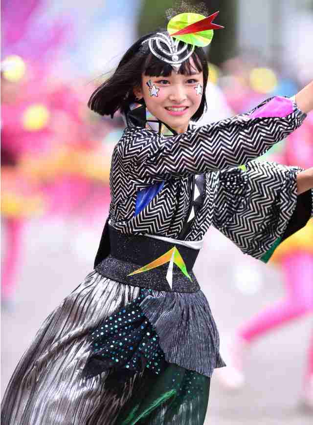 「まだ見たことのなかった私 」新しい学校のリーダーズ・KANON、セーラー服脱ぎ捨て大人モード全開ファッションに飛び交う“別人説”
