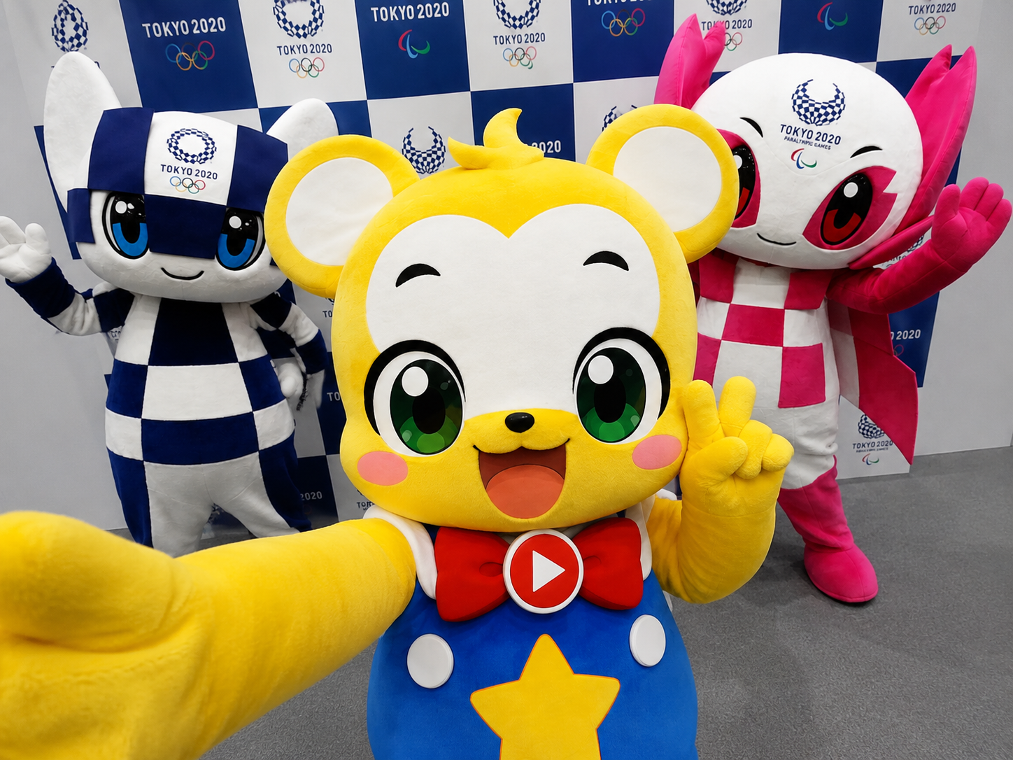 【chatGPT】みんなのチャッピーの自撮り見せて
