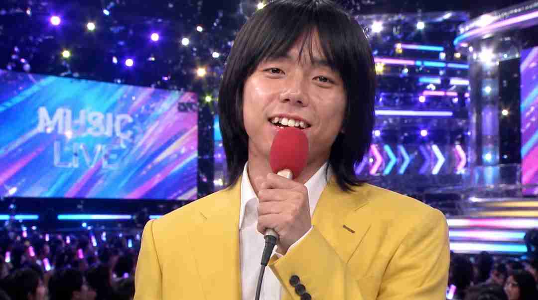 純烈の弟分・“大バズ中”モナキ、“ananすぎる”見たことない姿を披露 表紙&13ページ特集