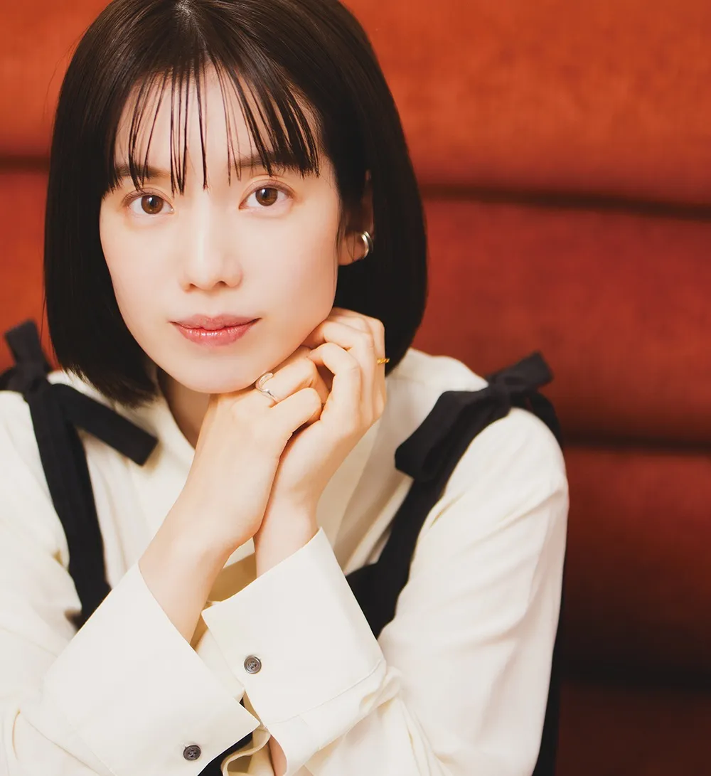 純烈の弟分・“大バズ中”モナキ、“ananすぎる”見たことない姿を披露 表紙&13ページ特集