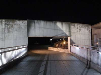 有名なドラマや映画のロケ地の画像を貼ると、誰かが作品名を返信してくれるトピ