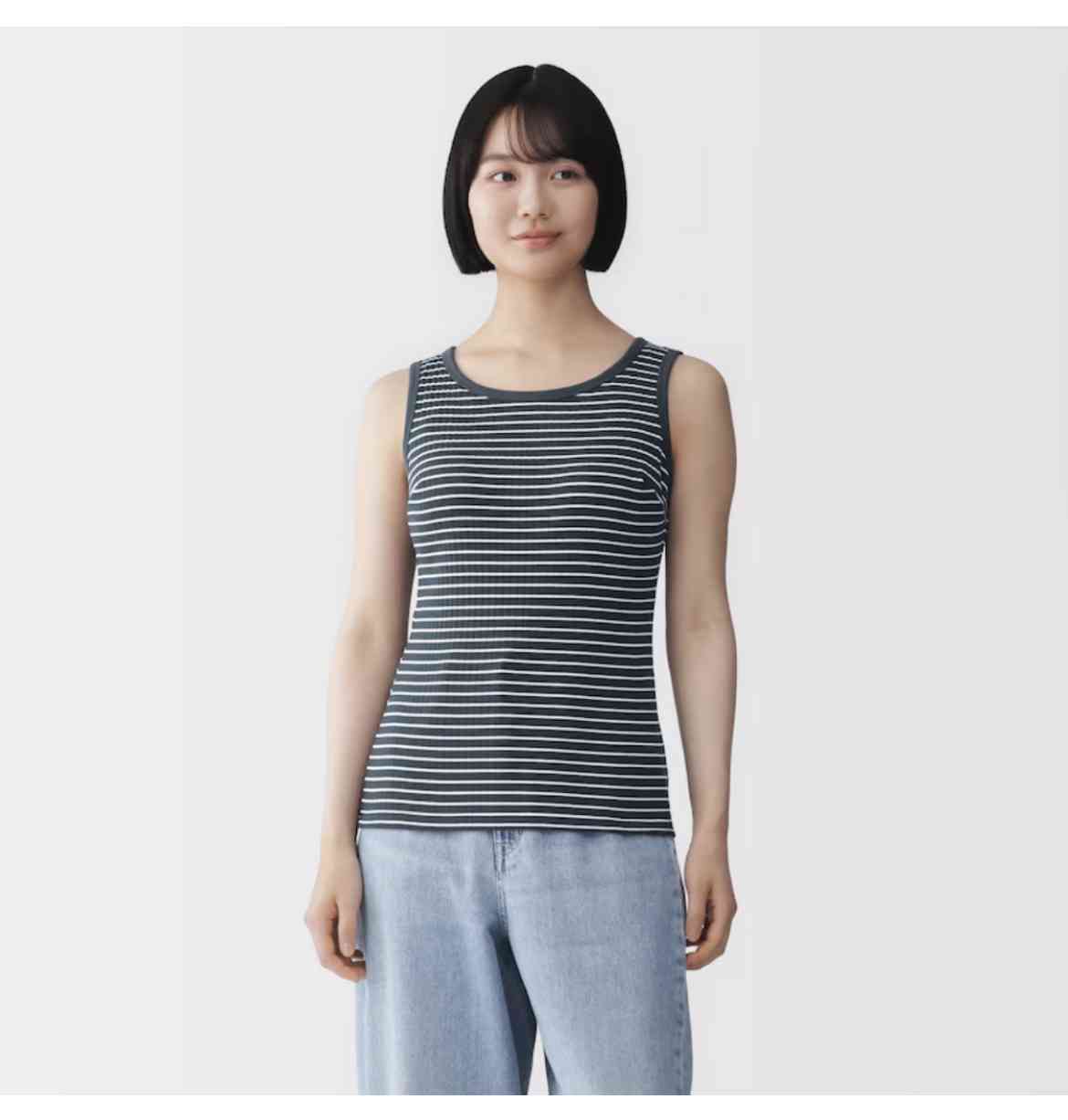 ブラトップだけで街なか歩けますか？