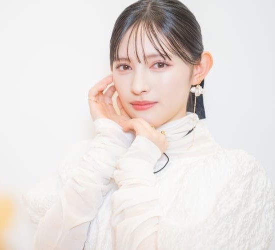 《新時代の美人基準》 とSNSで “名指し” された、実力派の若手女優（23）…　もはや美人に “あご” は要らない？　令和の「あご不要論」とは