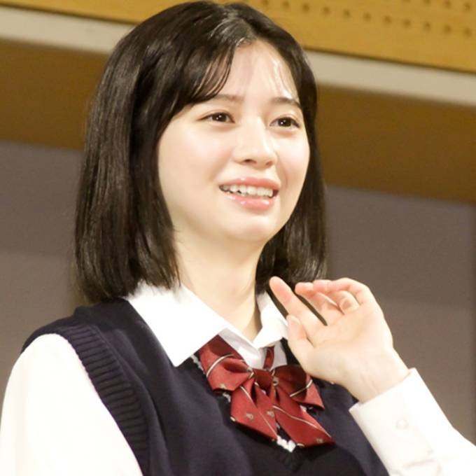 《新時代の美人基準》 とSNSで “名指し” された、実力派の若手女優（23）…　もはや美人に “あご” は要らない？　令和の「あご不要論」とは