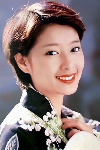 《新時代の美人基準》 とSNSで “名指し” された、実力派の若手女優（23）…　もはや美人に “あご” は要らない？　令和の「あご不要論」とは