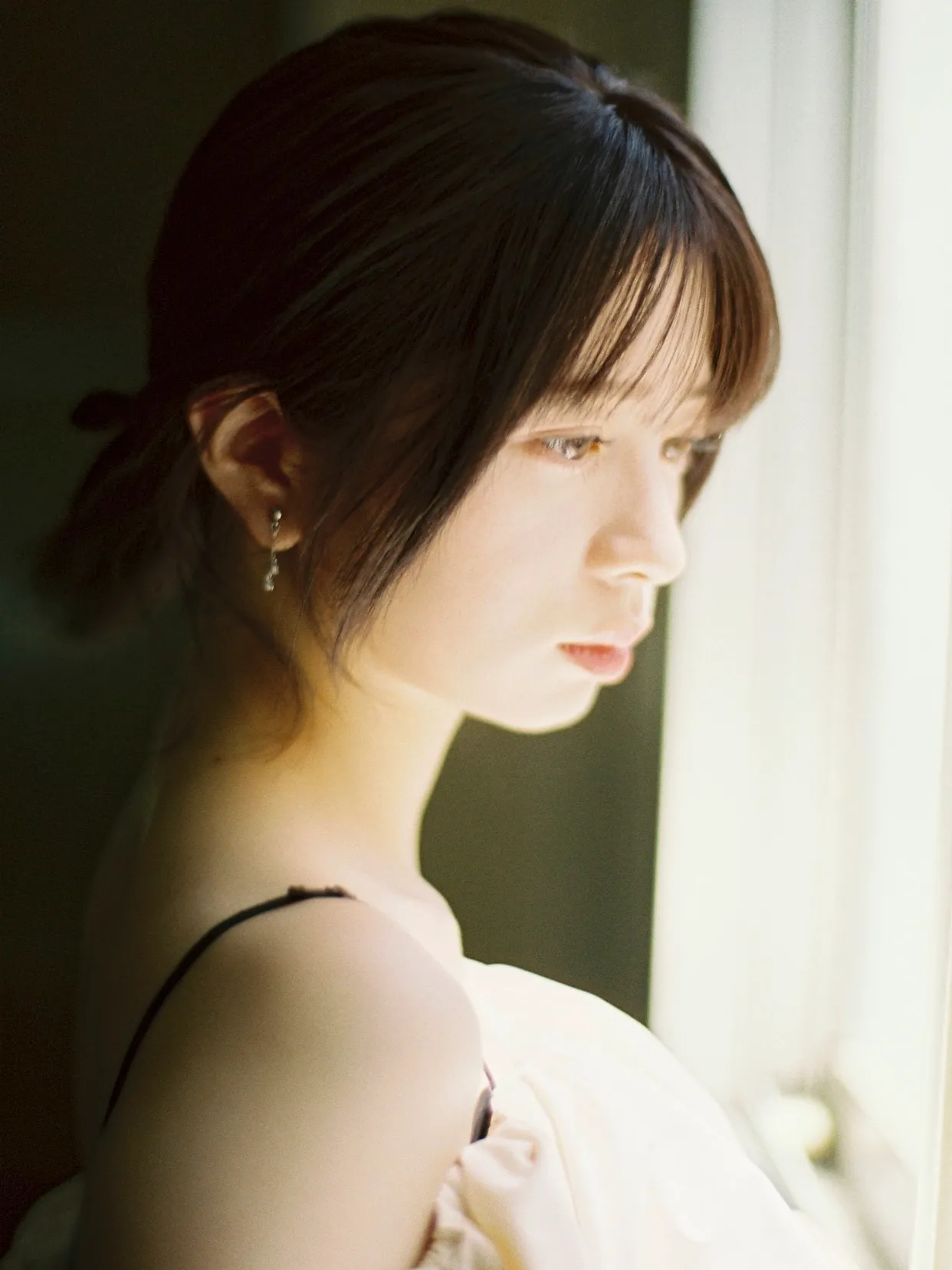 《新時代の美人基準》 とSNSで “名指し” された、実力派の若手女優（23）…　もはや美人に “あご” は要らない？　令和の「あご不要論」とは