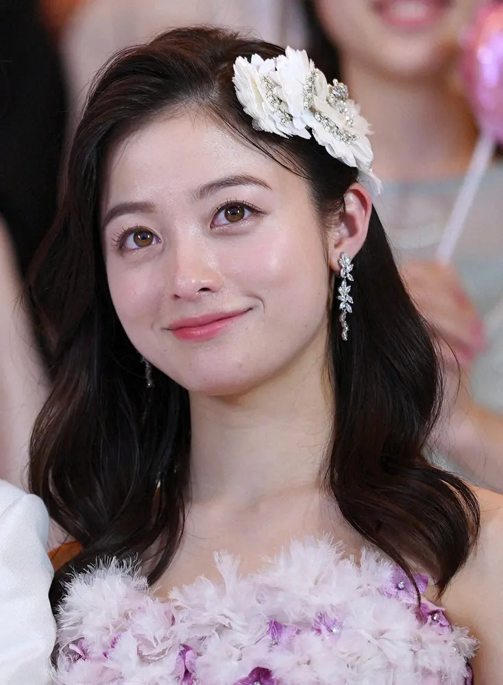 前髪なしが似合っている有名人が見たい【画像】