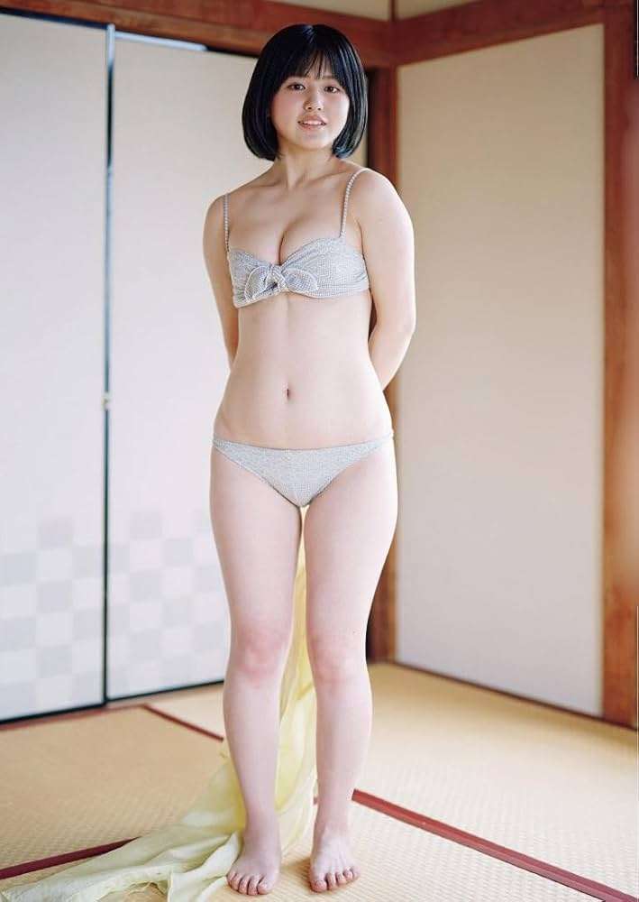 「加工じゃない、成長です」完熟フレッシュ父が娘レイラの《猫娘級》激変ショット公開!12歳→20歳の“成長”にSNS騒然