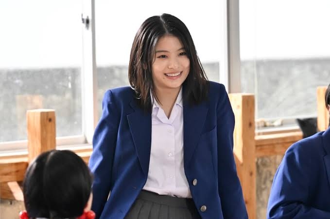 出口夏希“6つの美学”で魅せる 夏の最新LOOKを公開