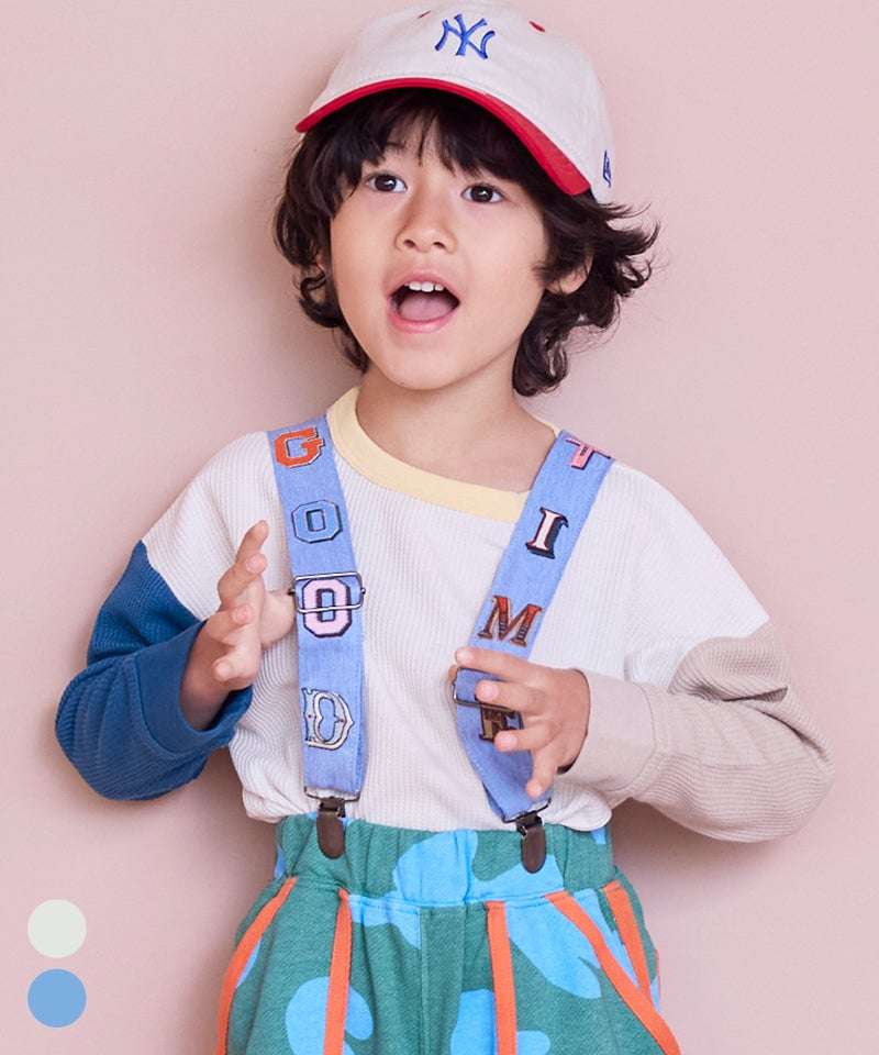 背が高くて細い子ども