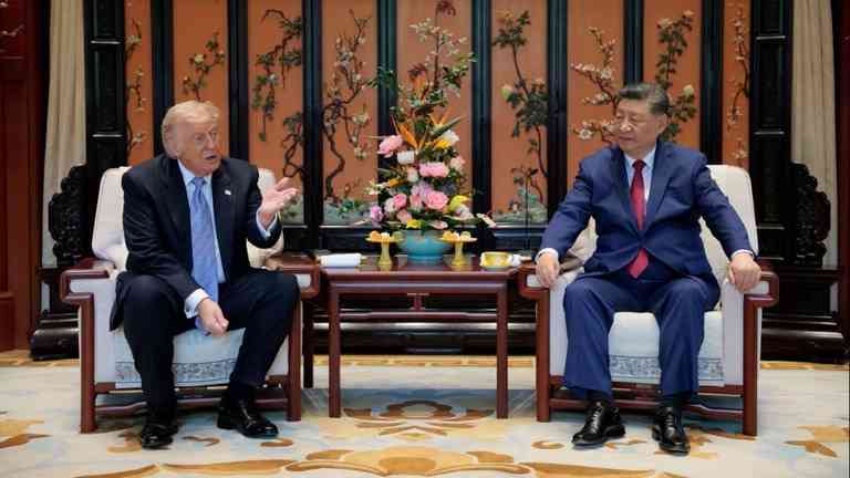 「中国で受け取ったすべての物品捨てろ」…米領空進入前にごみ箱へ直行