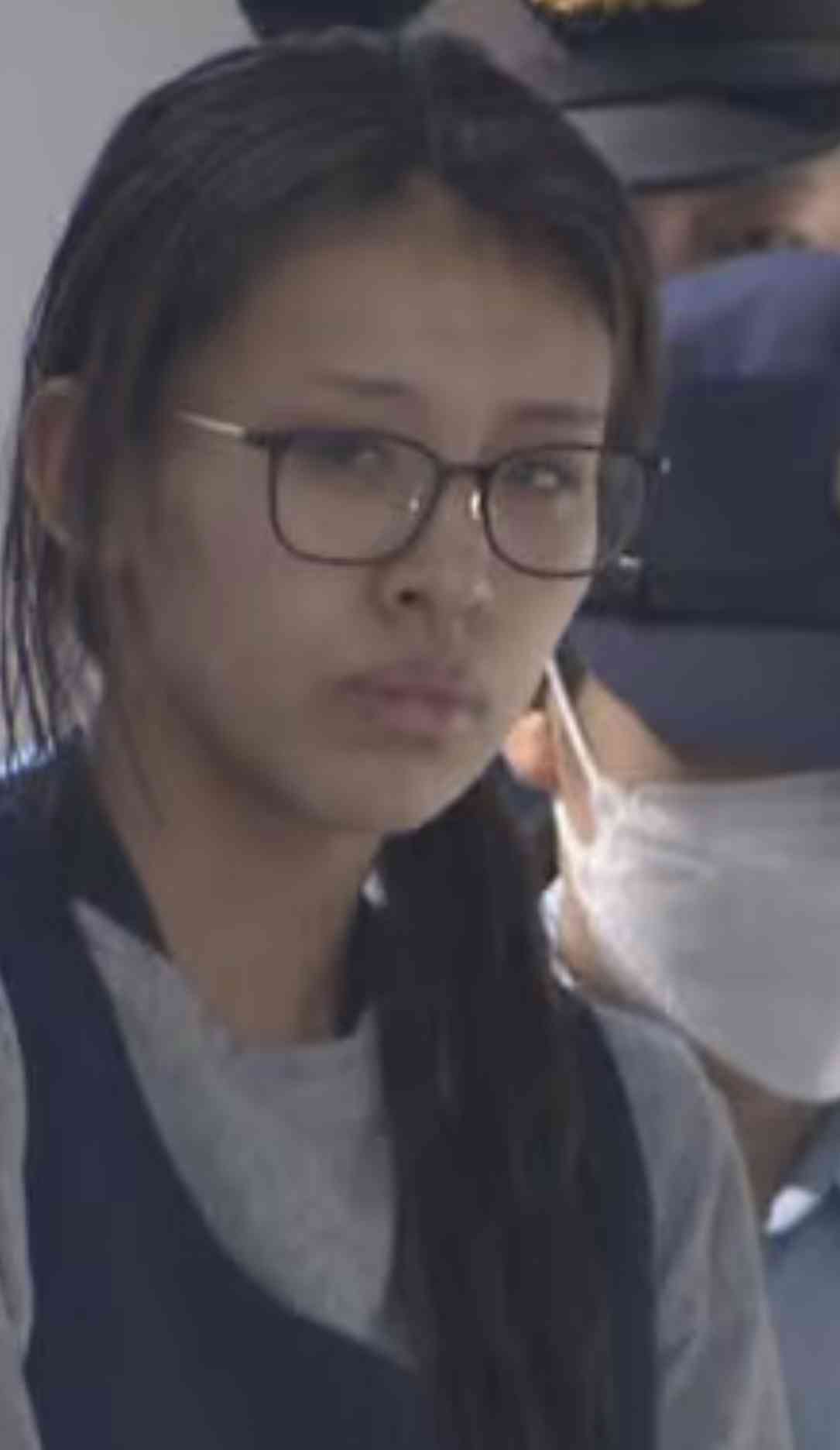 栃木強盗殺人事件　“指示役”妻の美結容疑者を送検　カメラに気付き顔背ける様子も　夫婦「自分たちは関係ない」