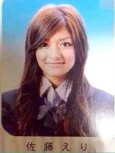 「なんだこのお洒落田植え！」ローラ、”腹チラ”短パン姿の農作業にネット驚き 「見たことない」「日本人より日本人してる」