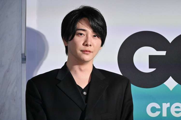 「鼻筋が気になりすぎる」ミセス大森元貴 生放送の顔が「全然違う」「メイク変わった?」「バチバチにかっこいい」