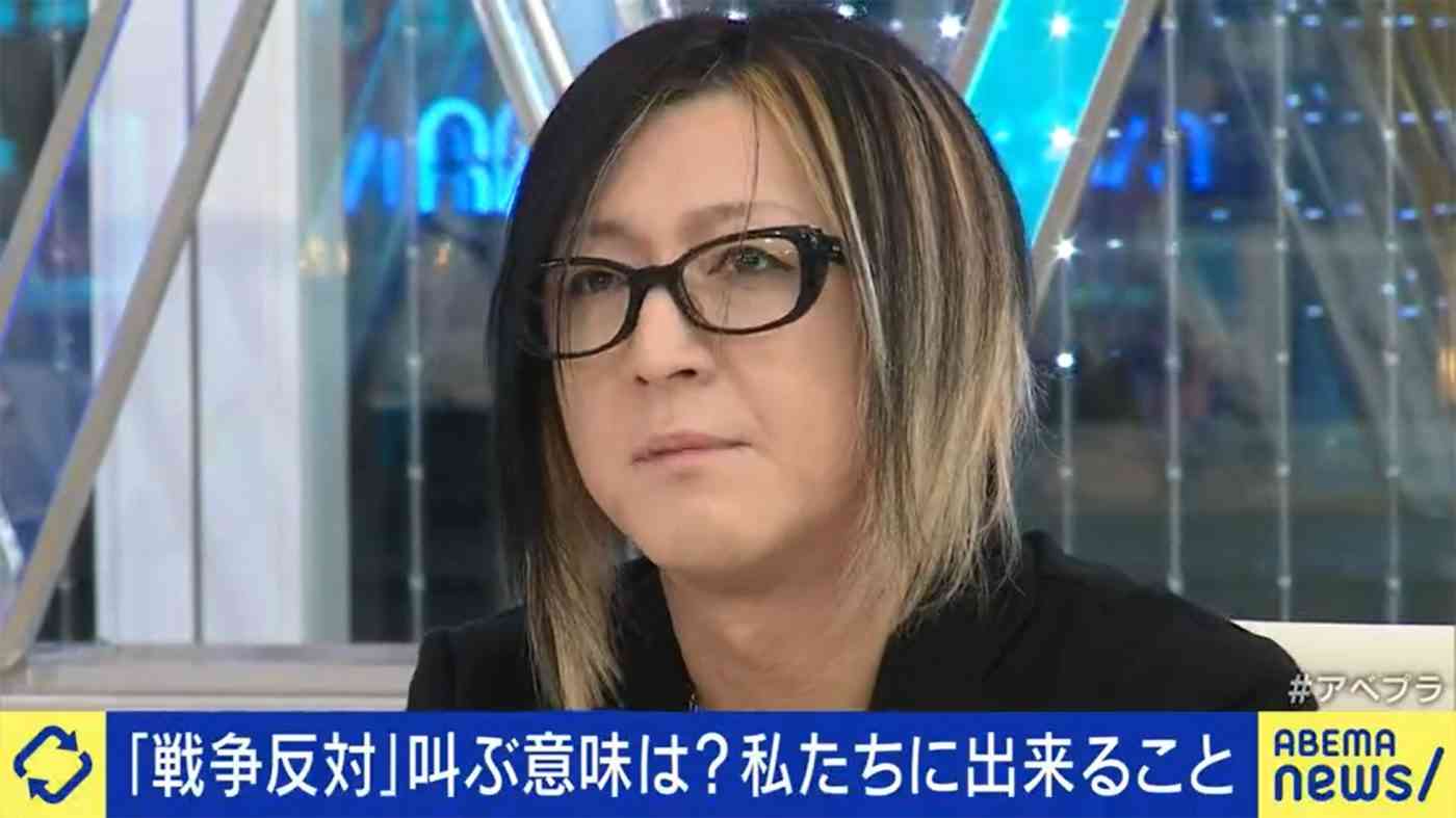眼鏡、サングラスをかけると誰に似ますか?