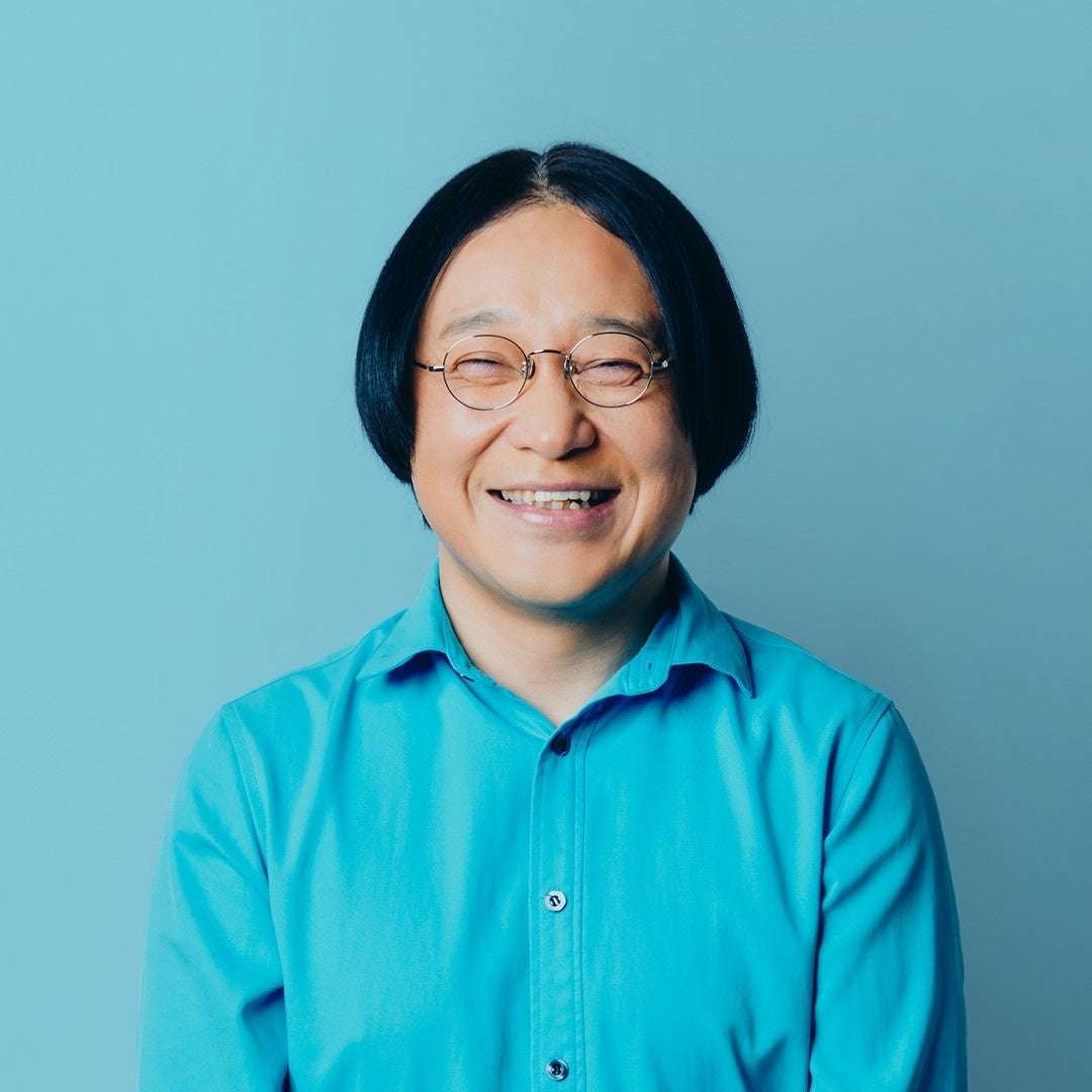 眼鏡、サングラスをかけると誰に似ますか?