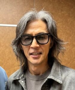 「B'z」稲葉浩志(61)、近影が“30代に見える”と話題に!「バケモンです」「また若返ってる」など驚きの声
