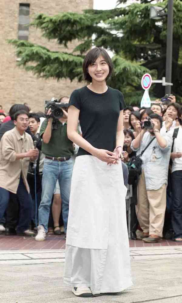 《超絶イケメンだった》再出発の広末涼子「22才の長男が仕事をサポート」美人インフルエンサーと真剣交際中の甘いルックスの持ち主