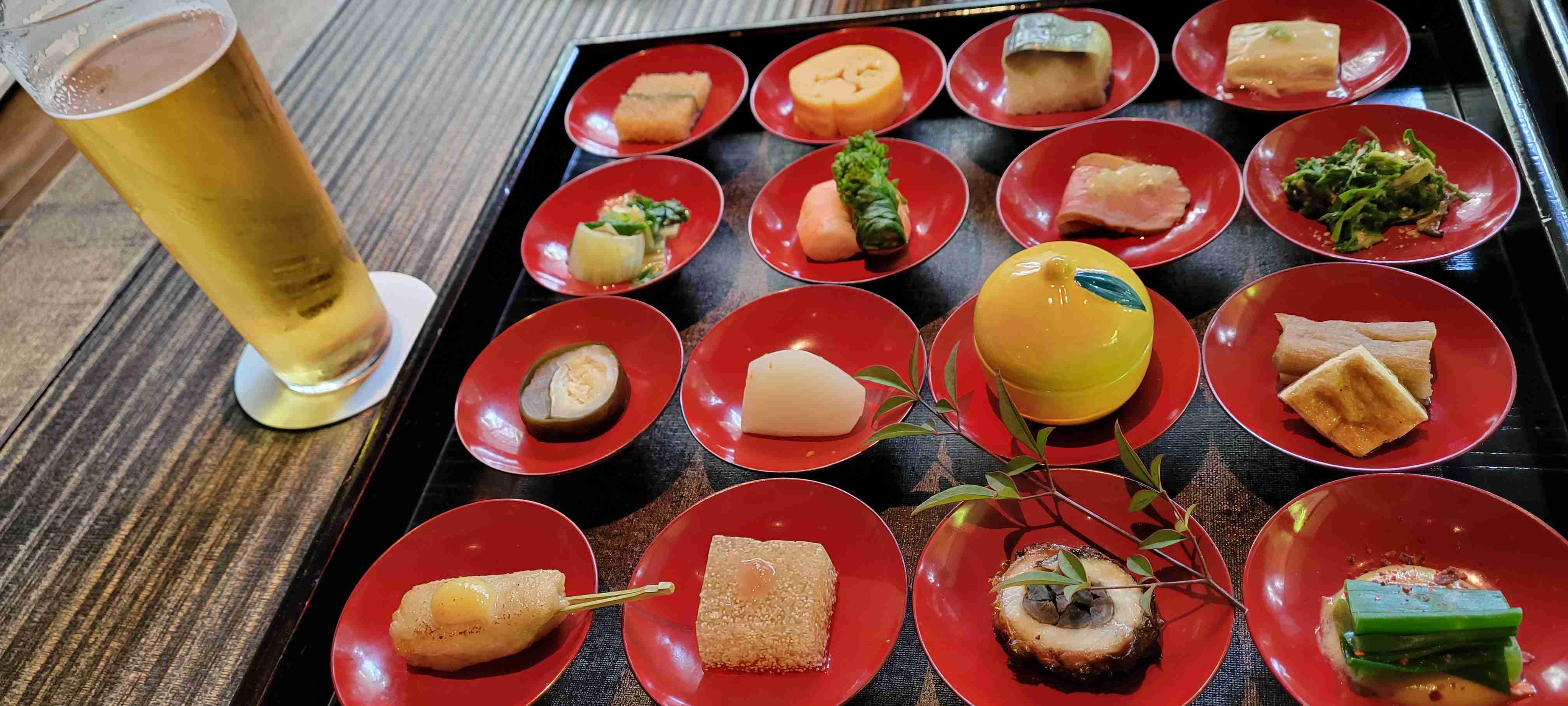 小さな贅沢がたくさん…2026年トレンドグルメ「豆皿定食」ナゼ人気？