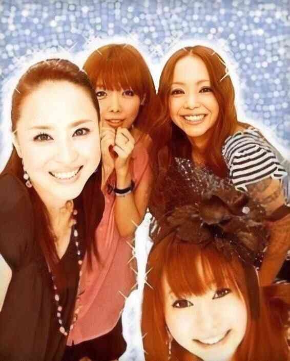 TWICEモモ、あいみょんとの密着プリクラ披露「2人とも目ぱっちりで可愛い」「貴重」と話題